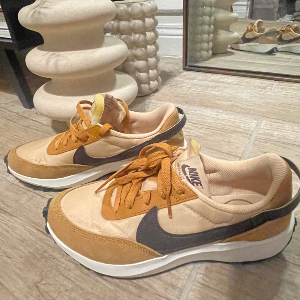 Nike Waffle Debut